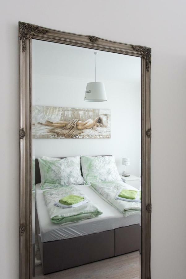 Apartament Let It Be U1, U2, U4 Karlsplatz Oper Wiedeń