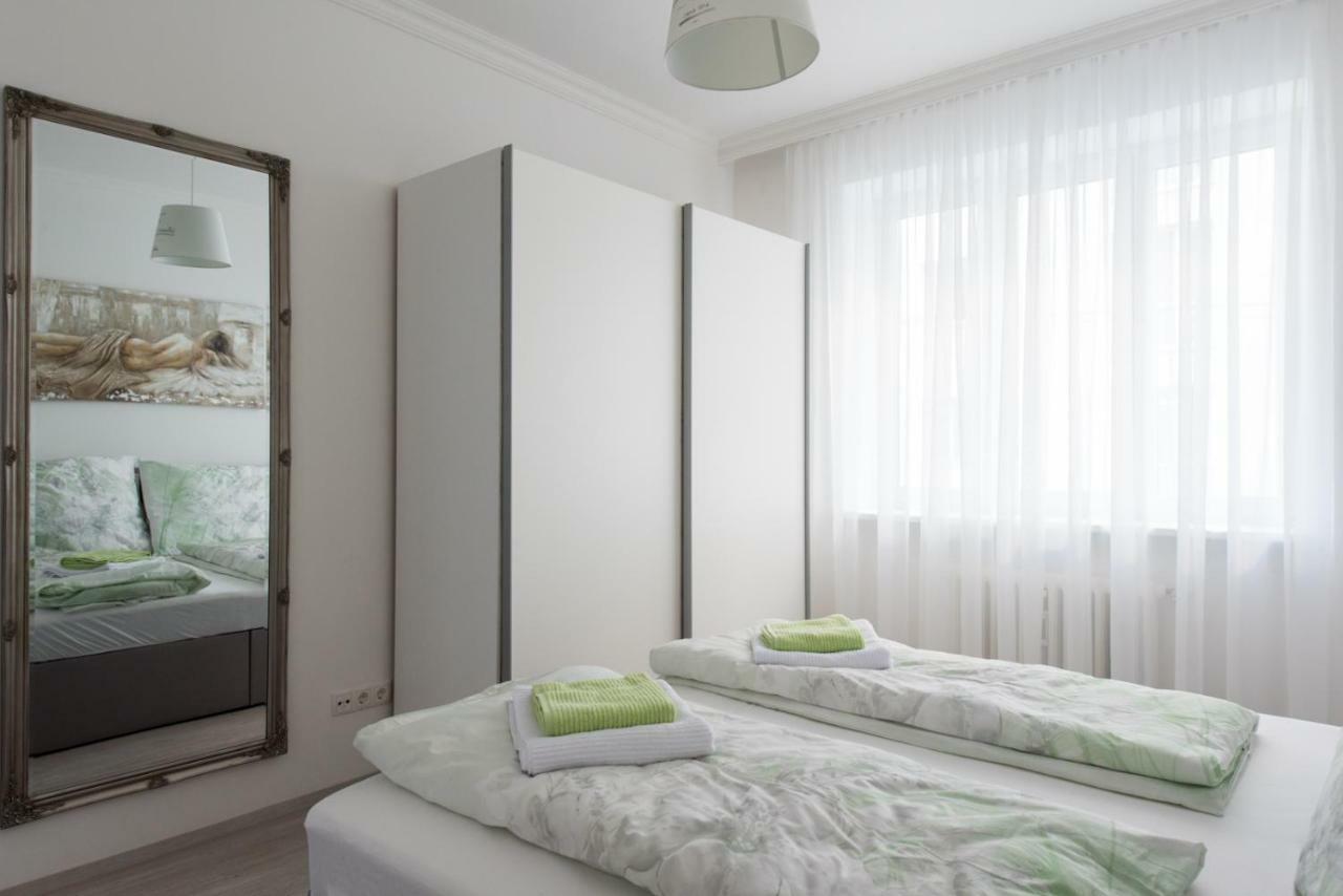 Let It Be U1, U2, U4 Karlsplatz Oper Apartament *