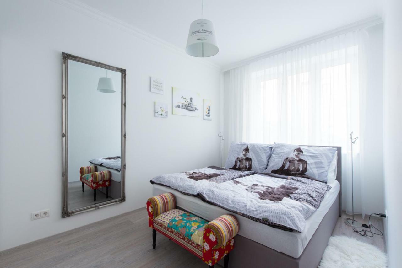 Let It Be U1, U2, U4 Karlsplatz Oper Apartament *