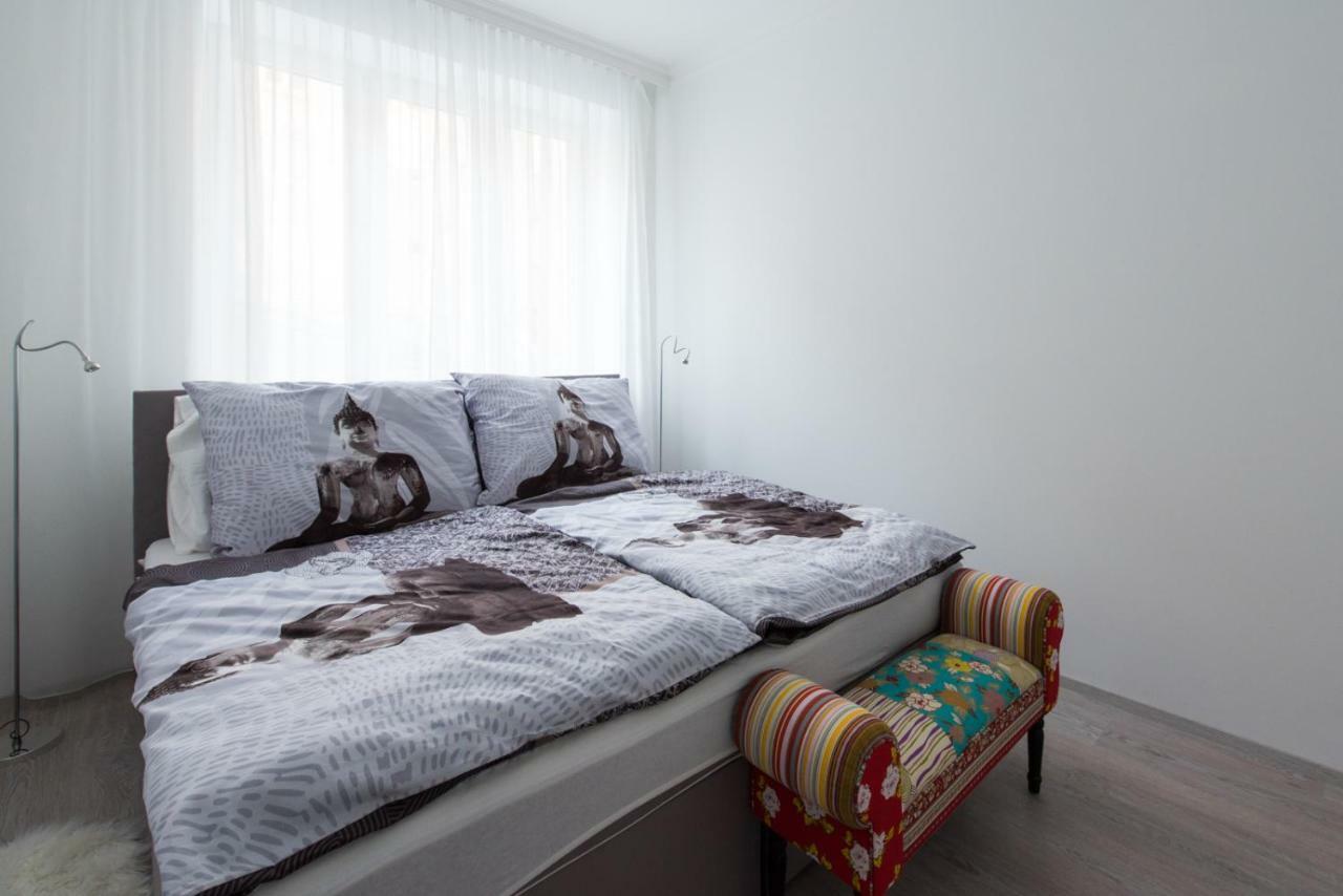 Let It Be U1, U2, U4 Karlsplatz Oper Apartament Wiedeń